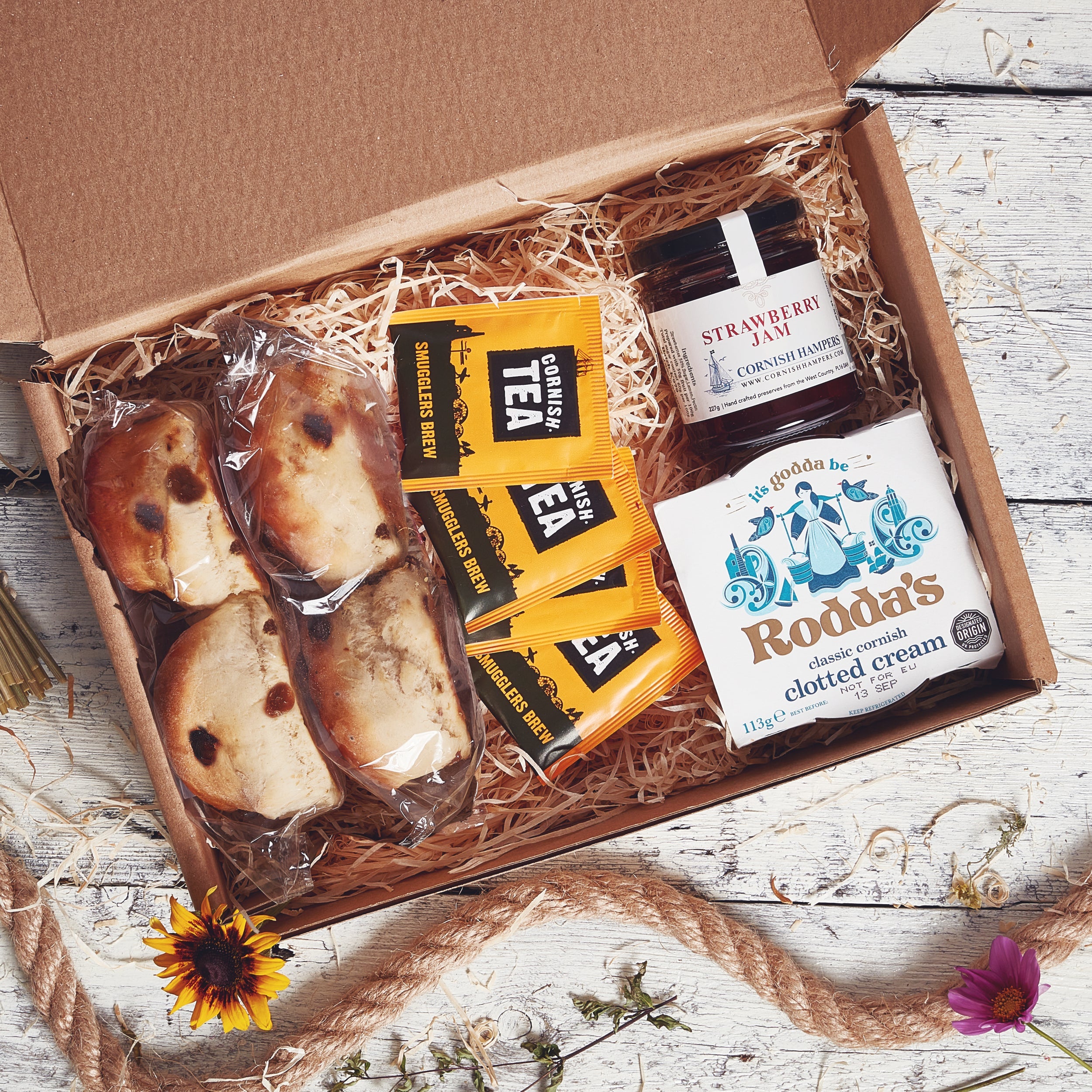 Cornish Cream Tea by Post | Traditional Hampers Delivered ...