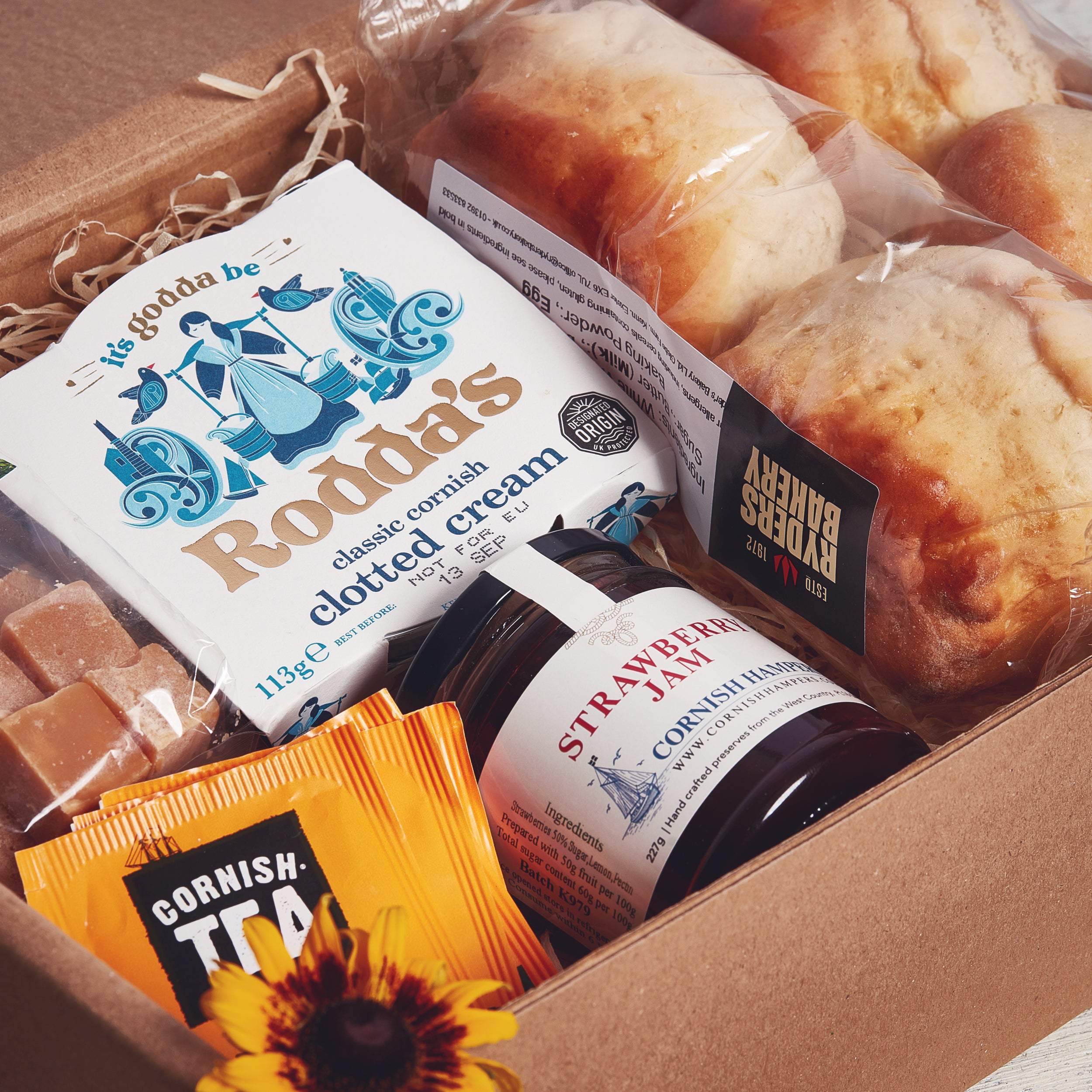 Clotted Cream Lovers Gift Box With Fudge